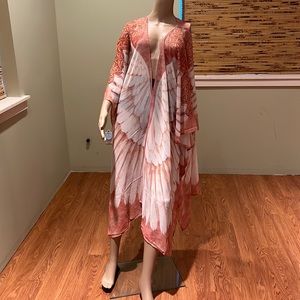 Boutique Open Style Kimono Duster With A Gorgeous Wing Design Asymmetrical O/S